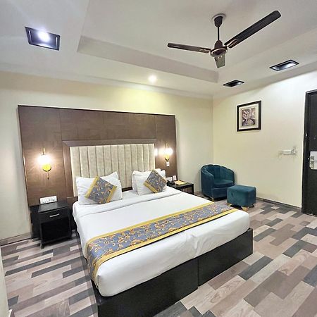 The Oakland Plaza By Orion Hotels Nuova Delhi Esterno foto