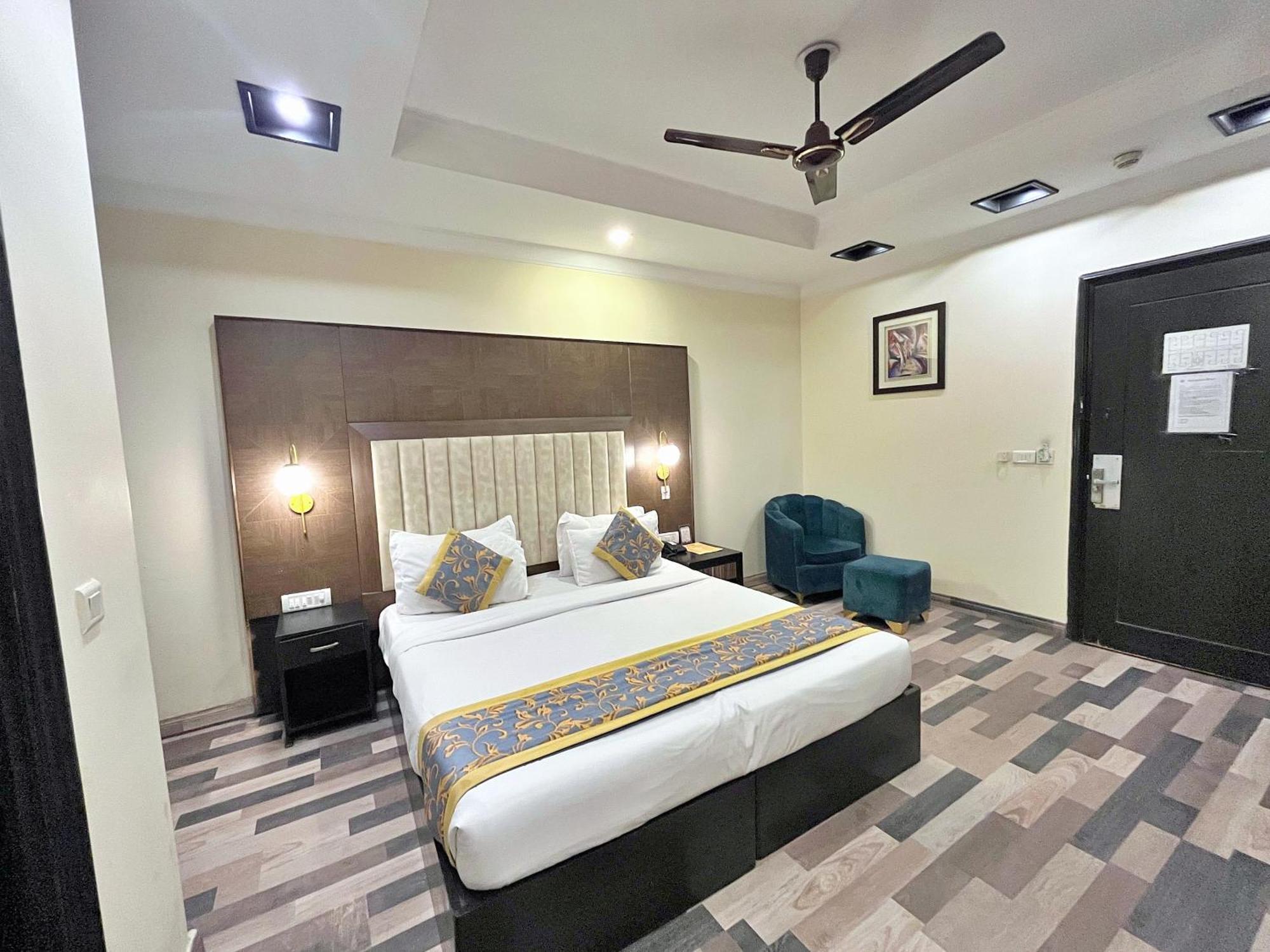 The Oakland Plaza By Orion Hotels Nuova Delhi Esterno foto