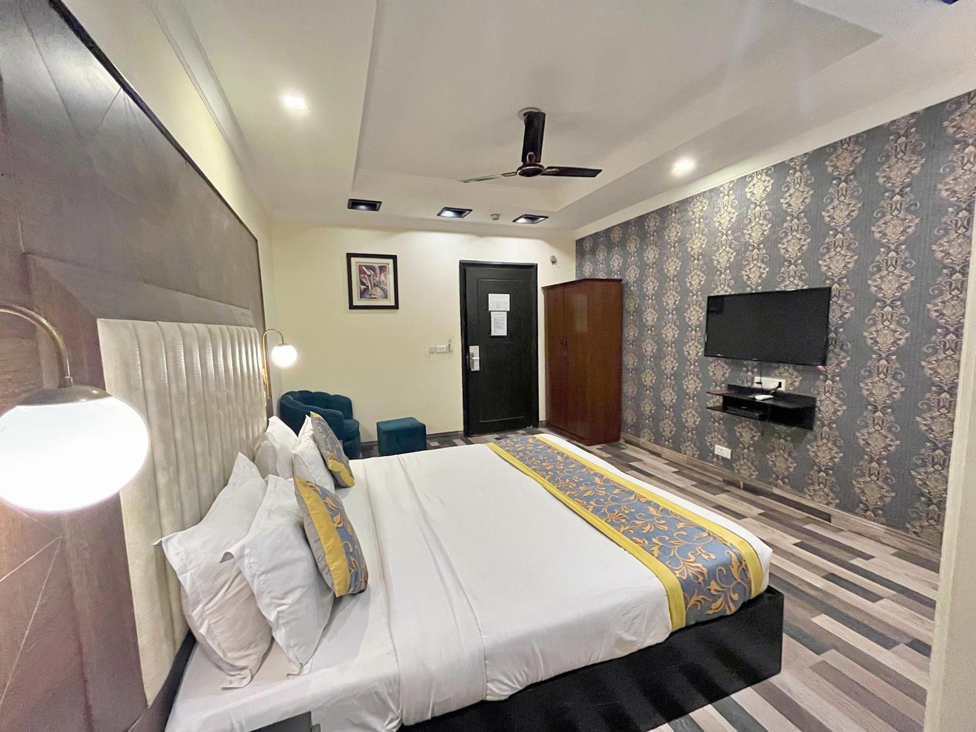 The Oakland Plaza By Orion Hotels Nuova Delhi Esterno foto