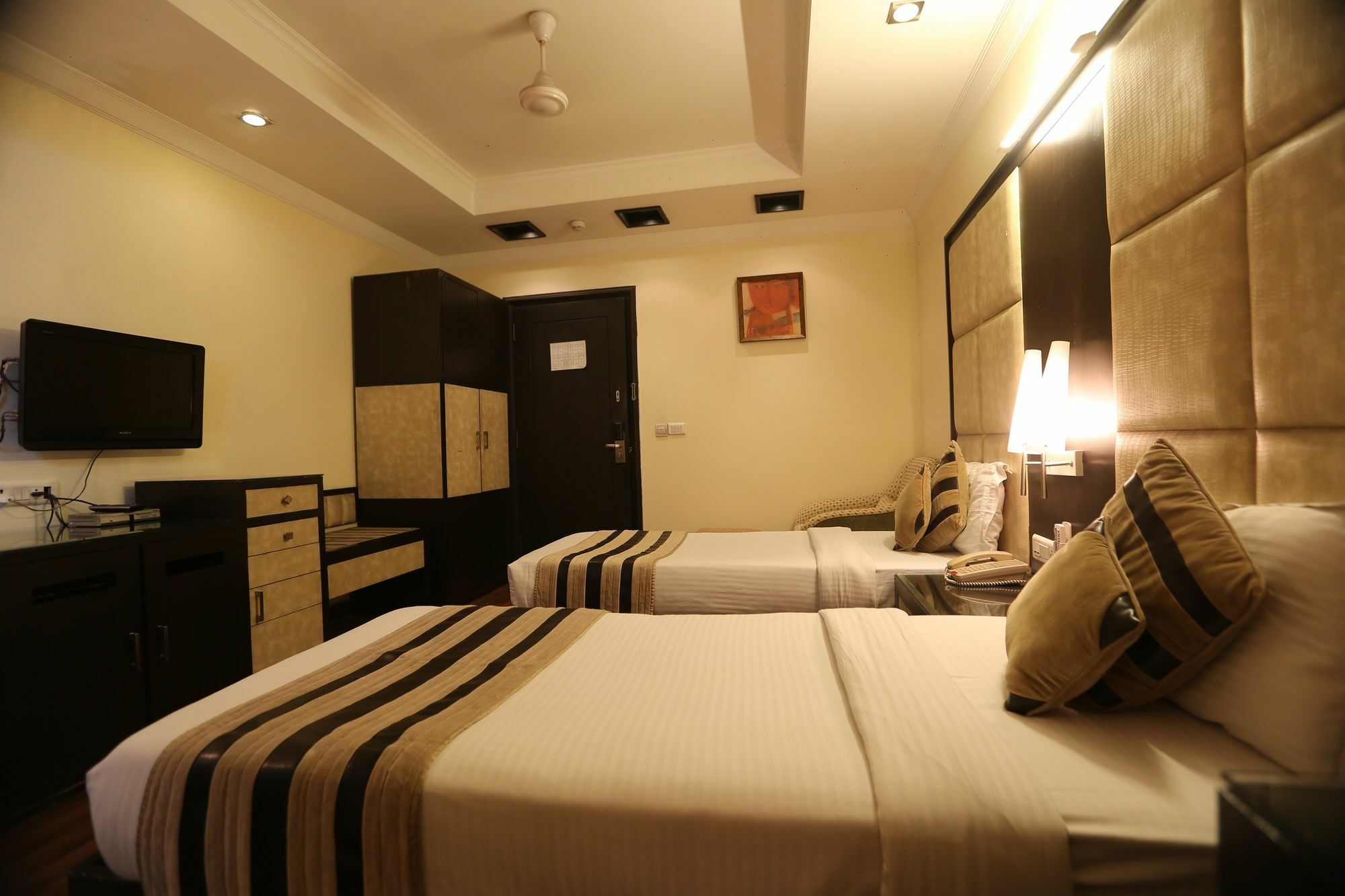 The Oakland Plaza By Orion Hotels Nuova Delhi Esterno foto