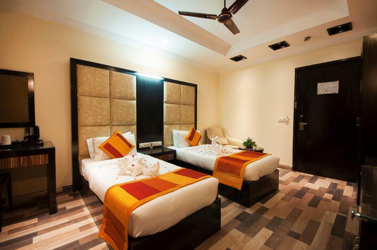 The Oakland Plaza By Orion Hotels Nuova Delhi Esterno foto